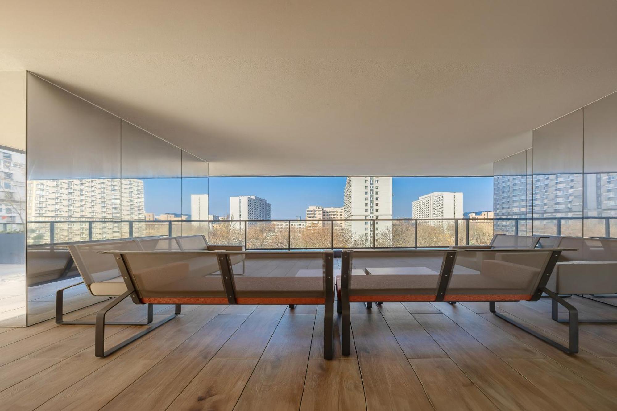 Elegant In The Heart Of The Capital By Renters Prestige Apartament